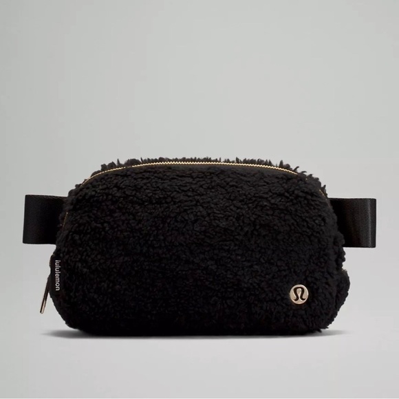 Lululemon Everywhere Fleece Belt Bag Black - Picture 1 of 8